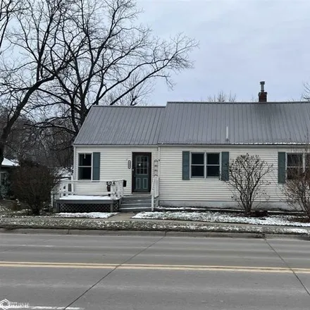 Buy this 2 bed house on 528 East Washington Street in Mount Pleasant, IA 52641