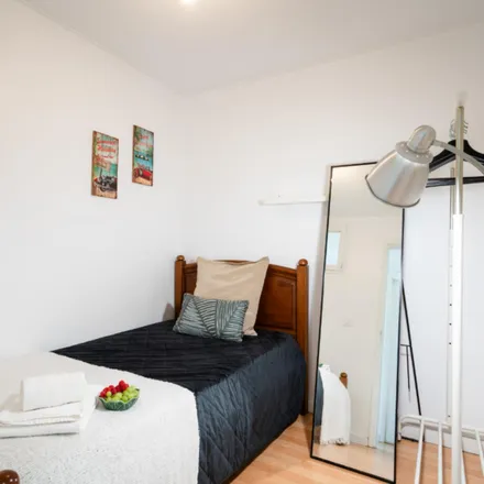 Rent this 3 bed apartment on Rua do Alferes Malheiro 174 in 4000-286 Porto, Portugal