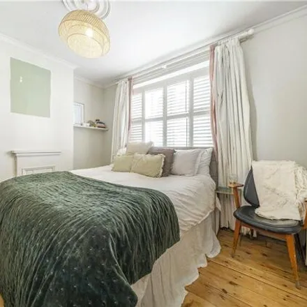 Image 3 - 19 Douro Street, Old Ford, London, E3 2TS, United Kingdom - Townhouse for sale