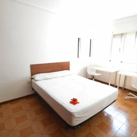 Image 4 - Carrer de Pere Joan Nunes, 46021 Valencia, Spain - Apartment for rent