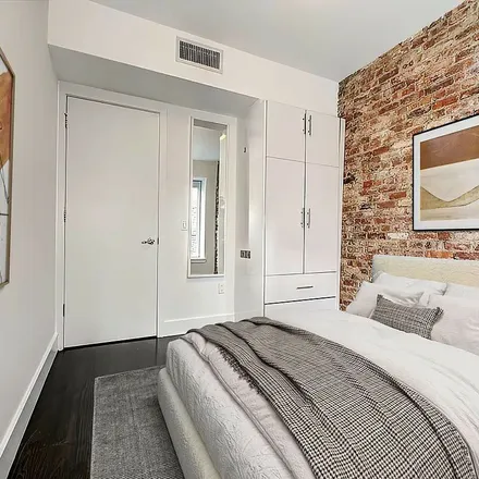 Rent this 3 bed apartment on 143 Ludlow Street in New York, NY 10002