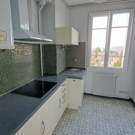 Image 5 - Grand Octogone, 60200 Compiègne, France - Apartment for rent