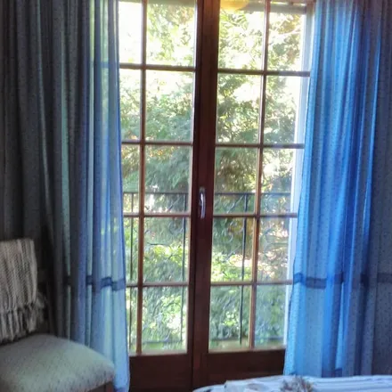 Rent this 3 bed apartment on Montreux in District de la Riviera-Pays-d’Enhaut, Switzerland