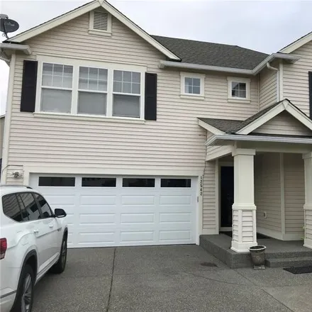 Rent this 5 bed house on 12542 SE 29th Pl in Auburn, Washington