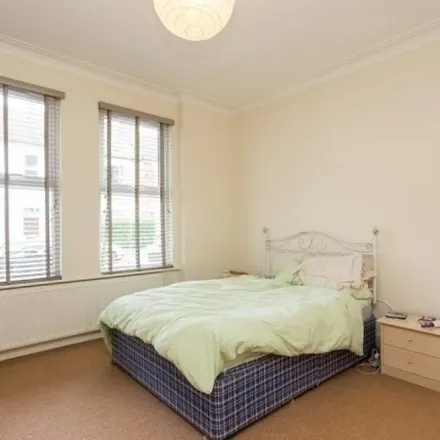 Image 4 - 42 Gilbey Road, London, SW17 0RN, United Kingdom - Apartment for rent