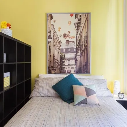 Rent this 3 bed room on Via Raffaello Bertieri 1 in 20146 Milan MI, Italy