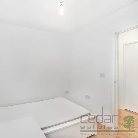 Image 5 - Goldfinch Court, 713 Finchley Road, Childs Hill, London, NW11 8AT, United Kingdom - Apartment for rent