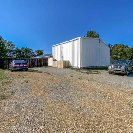 Image 2 - 199 East Industrial Park Road, Flippin, Marion County, AR 72634, USA - House for sale