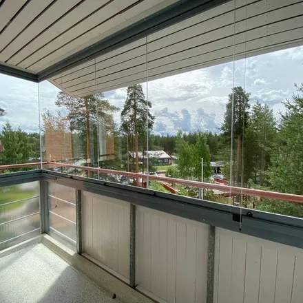 Rent this 2 bed apartment on Metsänkuninkaantie 12 in 90250 Oulu, Finland