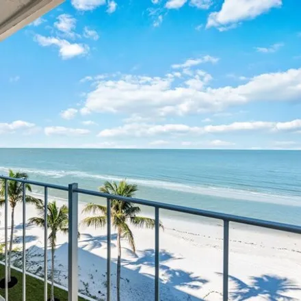 Image 3 - Carriage Club, Gulf Shore Boulevard North, Naples, FL 34103, USA - Condo for sale