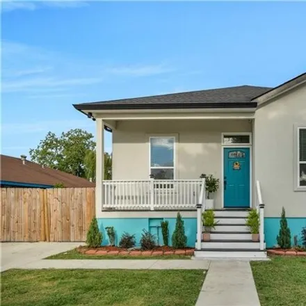 Buy this 4 bed house on 7223 Bunker Hill Road in New Orleans, LA 70127