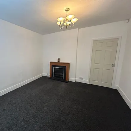 Image 2 - Assheton Crescent, Manchester, M40 1NN, United Kingdom - Duplex for rent