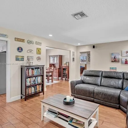 Image 3 - 2245 North 53rd Avenue, Playland Estates, Hollywood, FL 33021, USA - House for sale