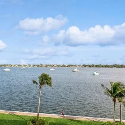 Buy this 2 bed condo on 180 Lakeshore Drive in North Palm Beach, FL 33408