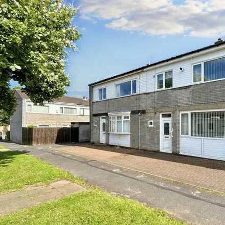 Rent this 3 bed townhouse on unnamed road in Peterlee, SR8 1EU