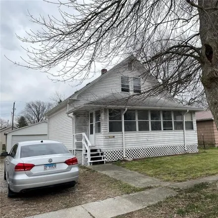 Buy this 3 bed house on 657 Sanford Street in Nokomis, IL 62075
