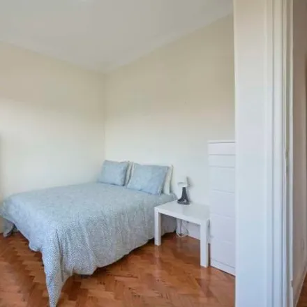 Rent this 3 bed room on Rua Carlos Malheiro Dias 10 in 1700-108 Lisbon, Portugal