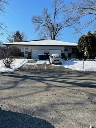 Buy this 4 bed house on 2163 Glouchester Avenue in Columbus, OH 43229