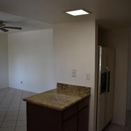 Image 2 - West Emelita Avenue, Mesa, AZ 85202, USA - Apartment for rent