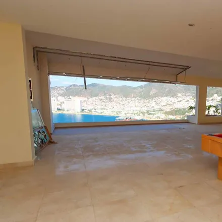 Buy this 4 bed house on Calle Vereda Náutica in Playa Guitarrón, 39300 Acapulco