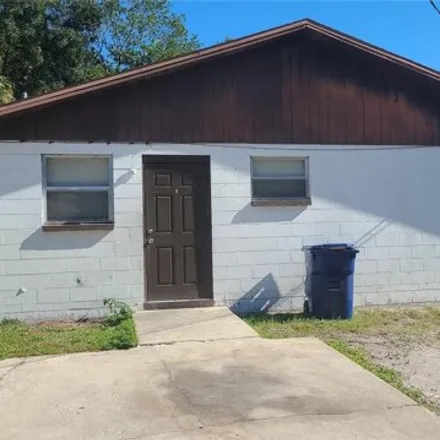 Buy this 8 bed house on 8106 Klondyke Street in Tampa, FL 33604