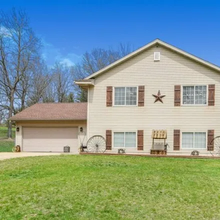 Buy this 4 bed house on 906 Golden Drive in Dell Prairie, Adams County