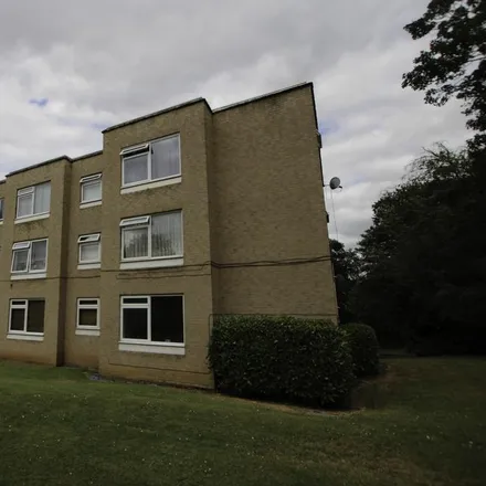 Image 1 - Woodgrange Court, Rawdon Drive, Hoddesdon, EN11 8DQ, United Kingdom - Apartment for rent