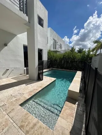 Image 3 - 10324 Northwest 68th Terrace, Doral, FL 33178, USA - House for sale