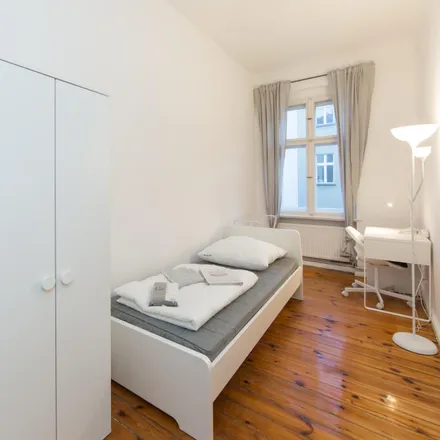 Rent this 3 bed room on Bornholmer Straße 85 in 10439 Berlin, Germany