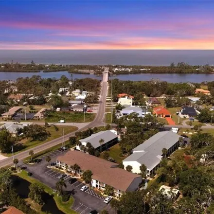 Buy this 2 bed condo on 2315 Alamander Avenue in Manasota, Sarasota County