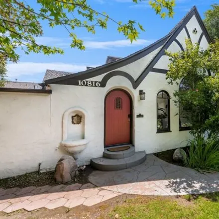 Image 5 - Alley 81365, Los Angeles, CA 91602, USA - House for sale