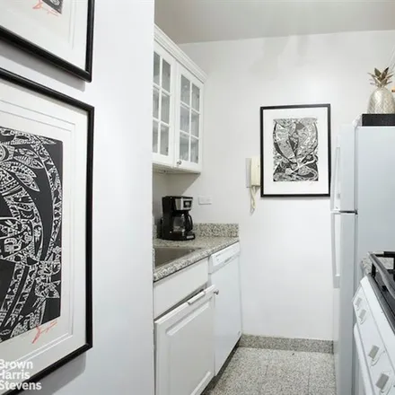 Image 3 - 166 EAST 63RD STREET 12K in New York - Townhouse for sale