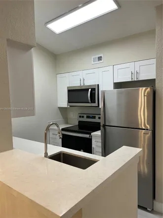 Image 3 - 2811 North Oakland Forest Drive, Broward County, FL 33309, USA - Condo for rent