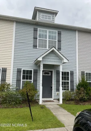 Rent this 2 bed townhouse on 114 7th Street in DeGraffenried Park, New Bern