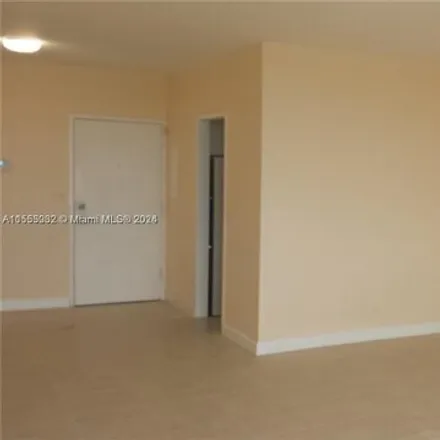 Image 4 - 7441 Wayne Avenue, Atlantic Heights, Miami Beach, FL 33141, USA - Condo for sale