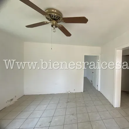 Buy this 5 bed house on Privada Doctor Raúl Lozano Treviño in 26090 Piedras Negras, Coahuila