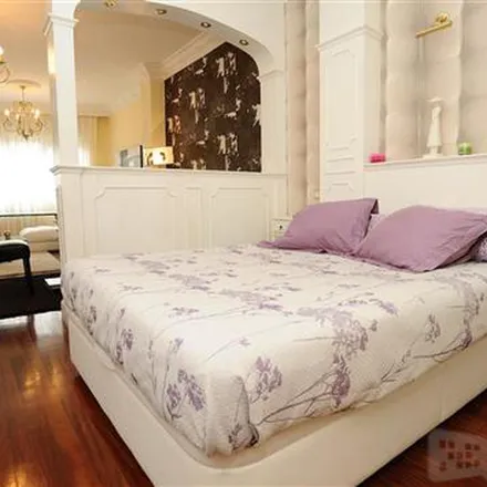 Rent this 2 bed apartment on Alameda Mazarredo / Mazarredo zumarkalea in 23, 48009 Bilbao