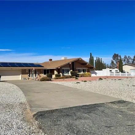 Buy this 3 bed house on 14194 Hopi Road in Apple Valley, CA 92307