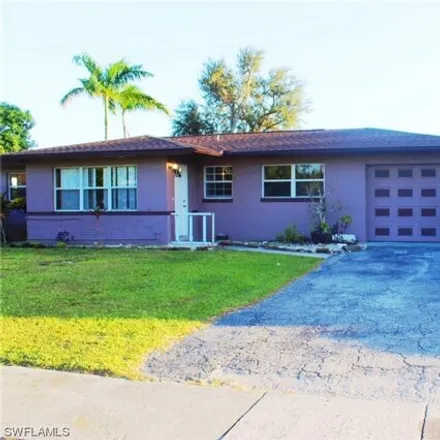 Buy this 3 bed house on 10 Broadway Cir in Fort Myers, Florida