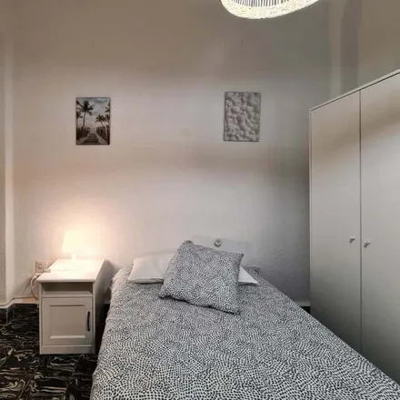 Rent this 5 bed room on Arnau Urban Style in Carrer de Castelló, 13
