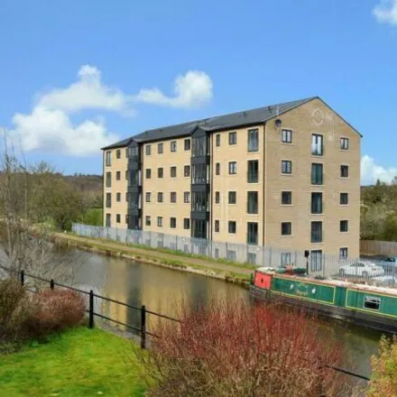 Rent this 2 bed house on Aire Valley Towpath in Bradford, BD10 0FD