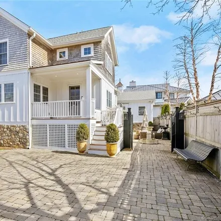 Buy this 4 bed house on 215 Hillspoint Road in Westport, CT 06880