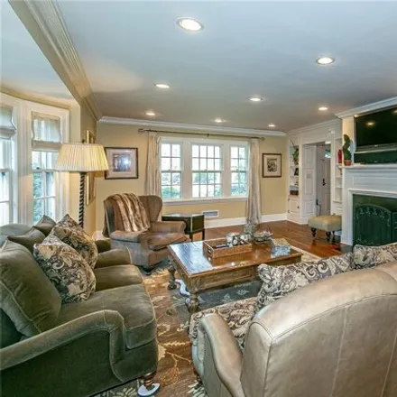 Image 7 - 17 Mirrielees Road, Village of Great Neck Estates, North Hempstead, NY 11021, USA - House for sale