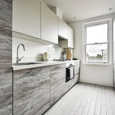 Rent this 2 bed apartment on Epirus Road in London, SW6 7UJ