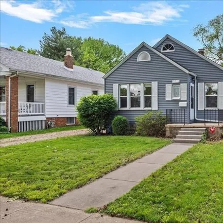 Image 3 - 2337 South Lowell Avenue, Hawthorne Place, Springfield, IL 62704, USA - House for sale