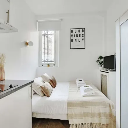Image 2 - 3 Rue Casimir Périer, 75007 Paris, France - Apartment for rent