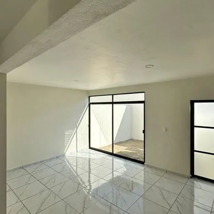Buy this 3 bed house on Avenida Desiderio Contreras Tene in 28950 Villa de Álvarez, COL