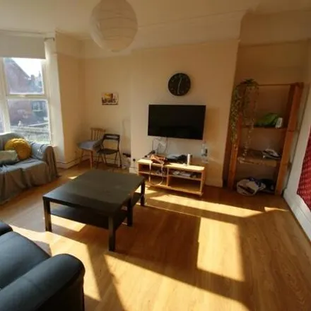 Rent this 5 bed duplex on 201 Norwood View in Leeds, LS6 1DX