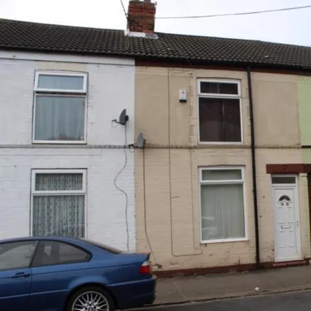 Rent this 2 bed townhouse on Folkestone Street in Hull, HU5 1BH