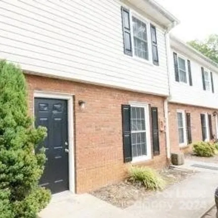Rent this 2 bed townhouse on 400 17th Avenue Northeast in Hickory, NC 28601